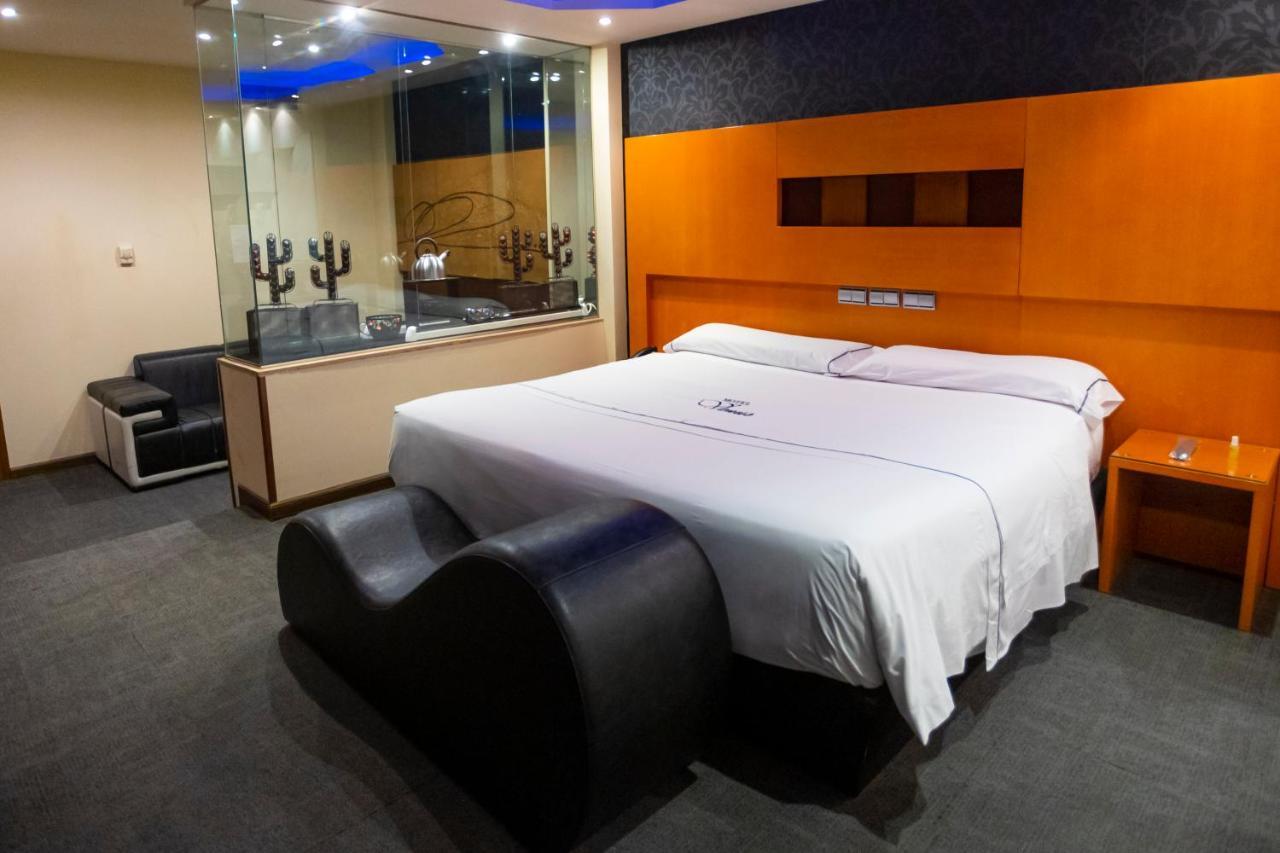 Motel Venus Valladolid Villanubla ภายนอก รูปภาพ