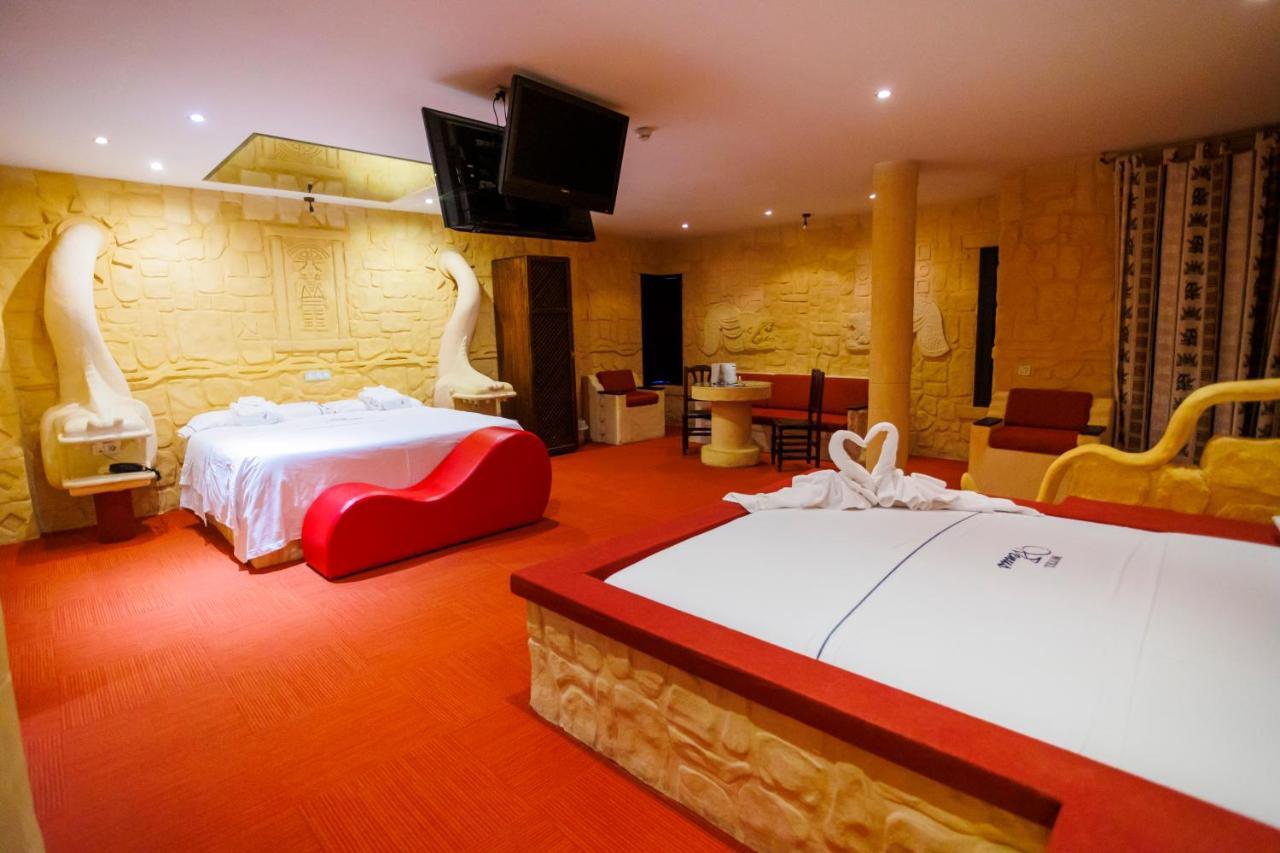 Motel Venus Valladolid Villanubla ภายนอก รูปภาพ