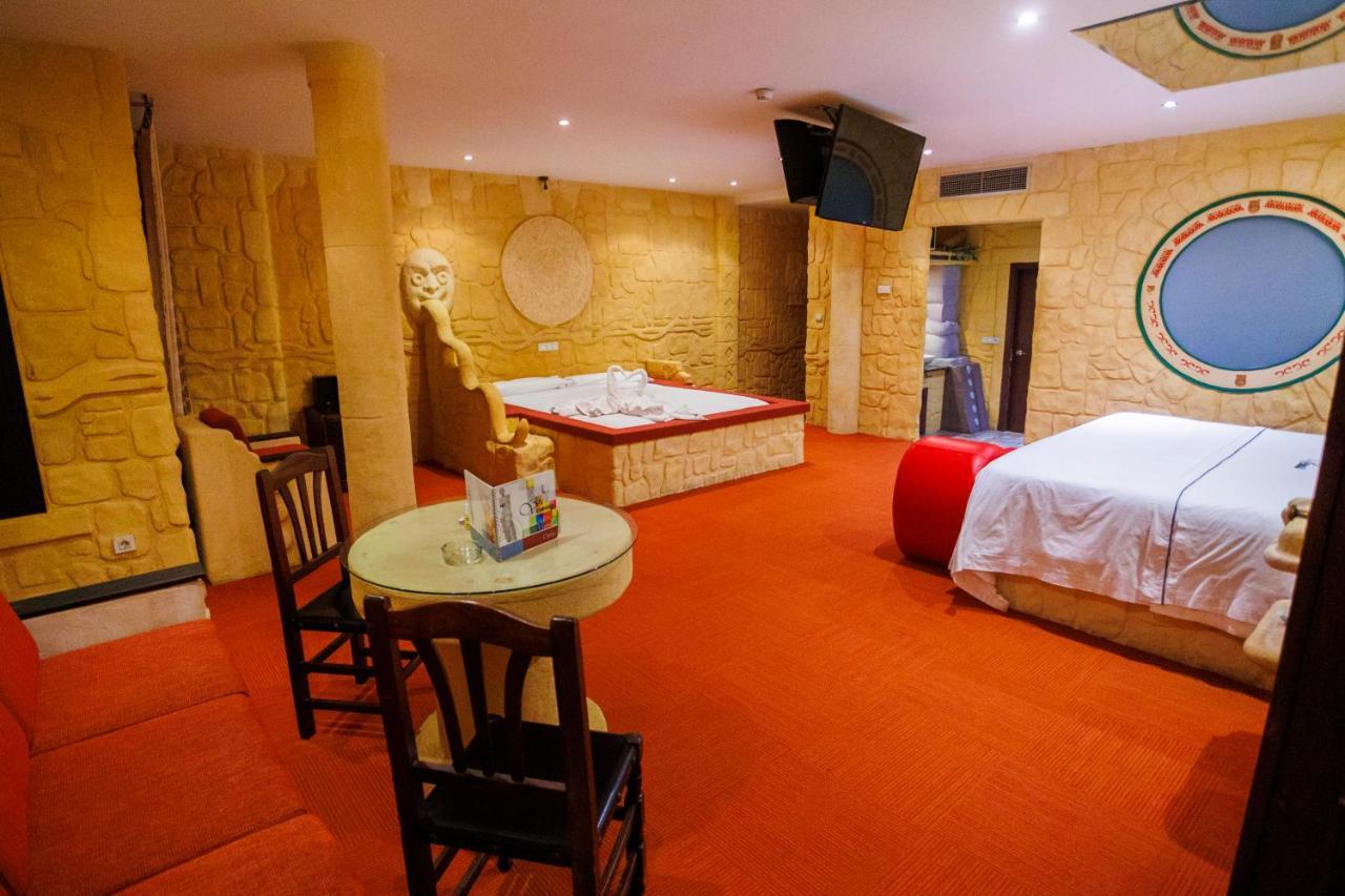 Motel Venus Valladolid Villanubla ภายนอก รูปภาพ