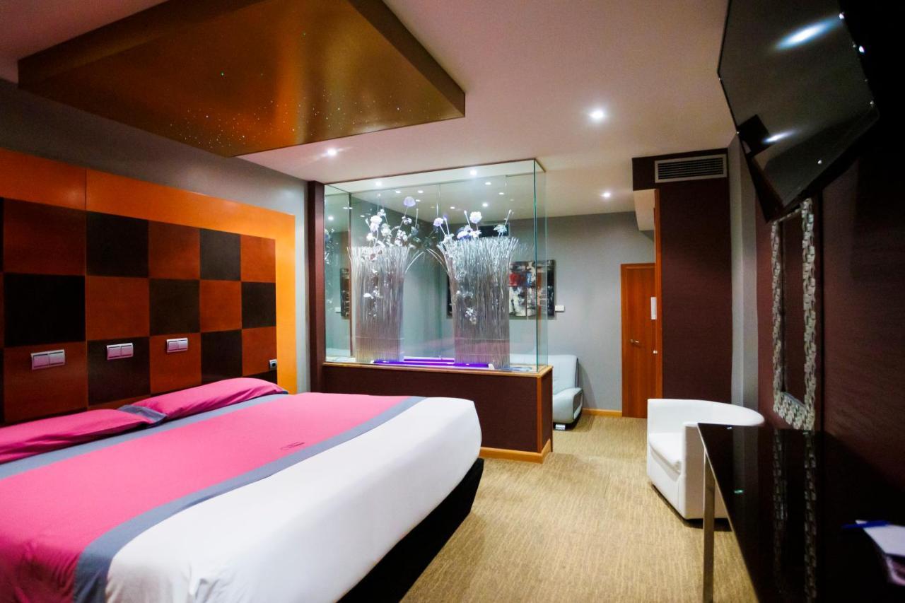 Motel Venus Valladolid Villanubla ภายนอก รูปภาพ